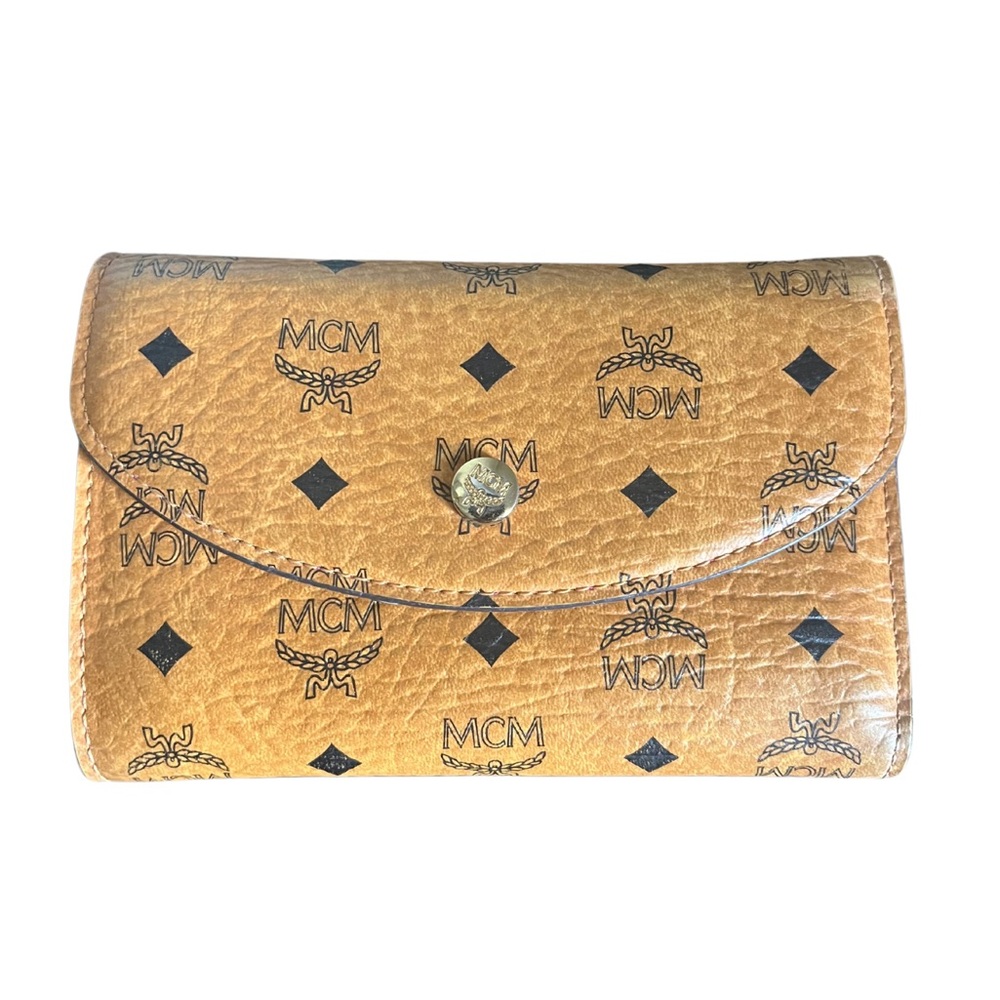 92 MCM  Visetos Glam Trifold Front Snap Wallet